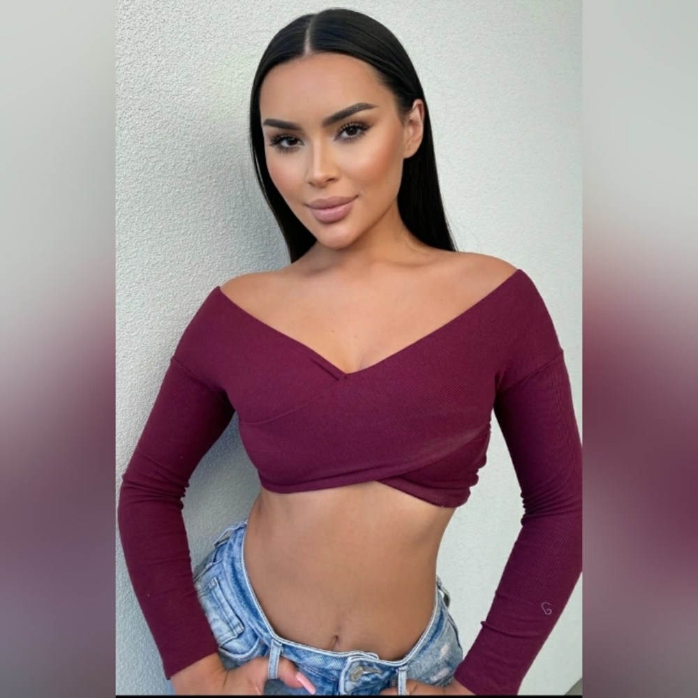 Crop long sleeves top